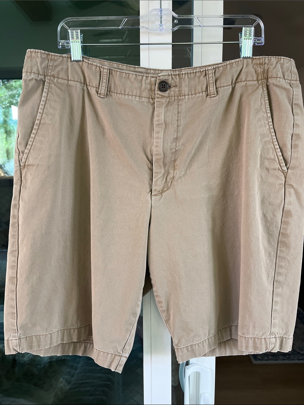 Old Navy Men's Shorts Size 38 Casual 100% Cotton Khaki Back Pocket Buttons
